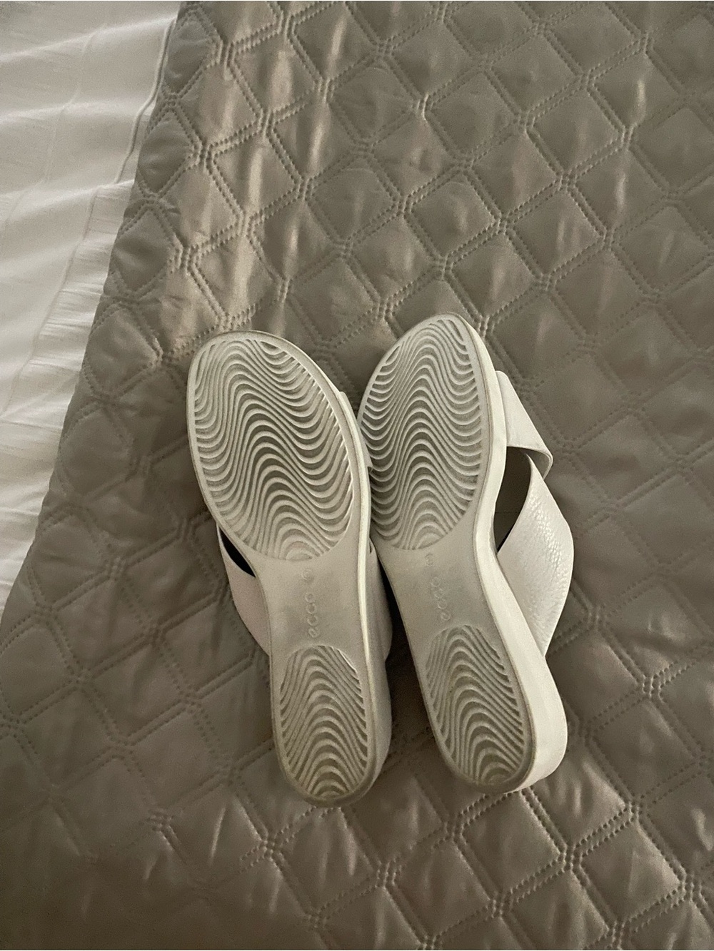 Ecco White Crisscross Leather Slide Sandals - Picture 6 of 10